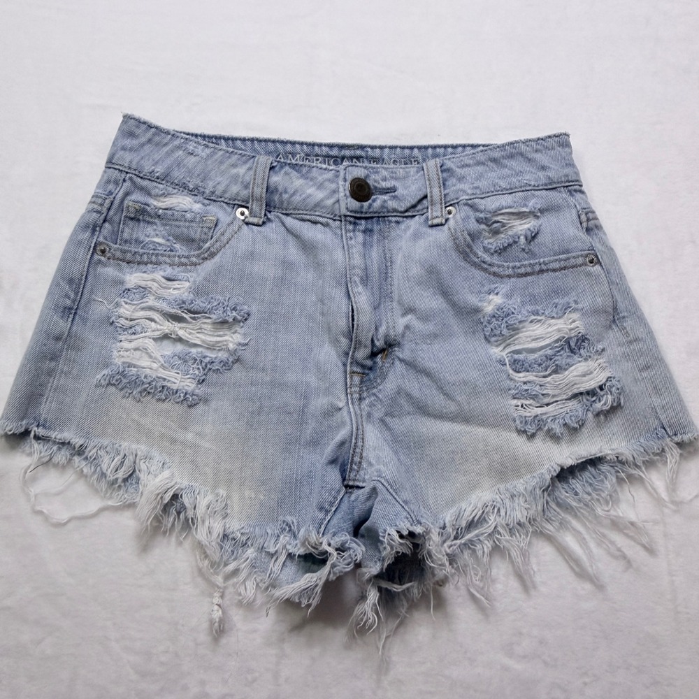 American Eagle Denim Shorts Distressed Light Wash Frayed Hem‎ Size 2